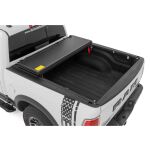 Twarda pokrywa paki tri-fold niski profil Rough Country 5'7