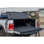 Twarda pokrywa paki tri-fold niski profil Rough Country 5'7