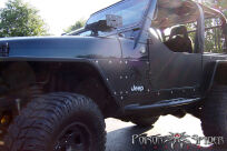 Osłony boczne ze stopniem stalowe POISON SPYDER - Jeep Wrangler TJ - 5