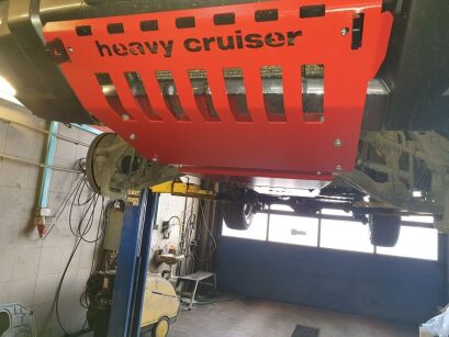 Osłona czołowa z uchwytami do szarpania Jeep Commander XK XH 2005-2011 aluminiowa