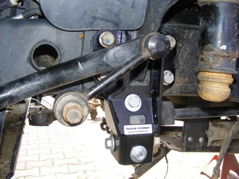 Wzmocnienie mocowania drążka panharda do ramy Jeep Wrangler JK 2007-2018