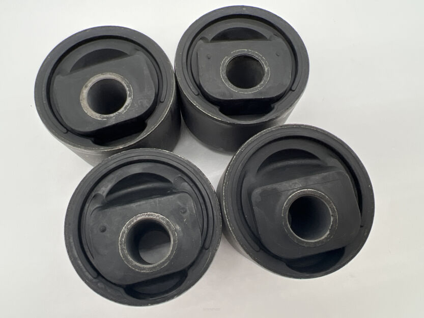 Zestaw 4 mimośrodowych tulei gumowych do Toyota HDJ80, KZJ70, HZJ78,  N4 Offroad