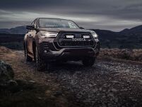 Zestaw dwóch lamp LAZER TRIPLE-R 750 (Gen2) z systemem montażu w fabrycznym grillu - Toyota Hilux GR Sport (2022 -) - 2