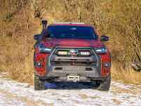 Zestaw dwóch lamp LAZER TRIPLE-R 750 (Gen2) z systemem montażu w fabrycznym grillu - Toyota Hilux Invincible X (2021 -) - 6