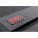 Twarda pokrywa paki tri-fold niski profil Rough Country 6' - 10