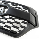 Grill z emblematem Toyota w kolorze srebrnym OFD - 3