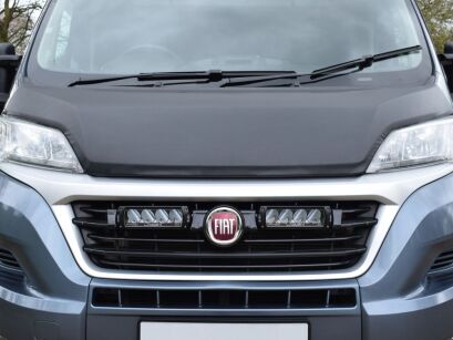 Zestaw dwóch lamp LAZER TRIPLE-R 750 (Gen2) z systemem montażu w fabrycznym grillu - Fiat Ducato (2014 -)