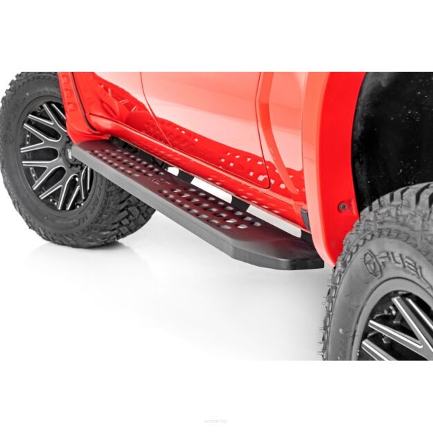 Progi, stopnie Rough Country RPT2 Crew Cab