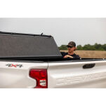 Twarda pokrywa paki tri-fold niski profil Rough Country 6'7