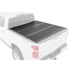 Twarda pokrywa paki tri-fold niski profil Rough Country 6'7"