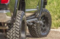 Progi, stopnie Rough Country Nerf Steps - Toyota Tundra 07-18 Double Cab - 2