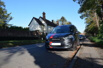 Zestaw lampy LAZER Linear 18 Elite z systemem montażu w fabrycznym grillu - Ford Transit Courier (2014-) - 2