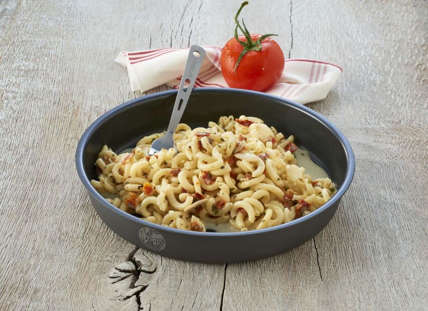 Makaron w sosie łososiowym 160g liofilizat Trek'n Eat