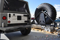 Zderzak tylny Rock Brawler z mocowaniem koła stalowy POISON SPYDER - Jeep Wrangler TJ - 2