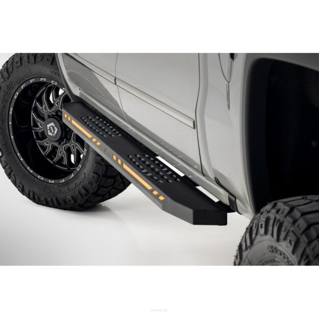 Progi, stopnie boczne Rough Country AC2 Crew Cab