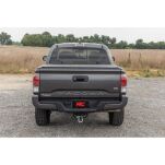 Twarda pokrywa paki tri-fold Rough Country niski profil 5' - 7