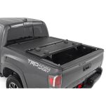 Twarda pokrywa paki tri-fold Rough Country niski profil 5' - 2