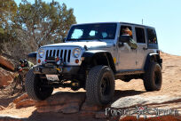 Zderzak przedni BFH z mocowaniem szekli stalowy Poison Spyder - Jeep Wrangler JK 07-18 - 2