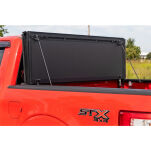 Twarda pokrywa paki tri-fold flip up Rough Country 5'7