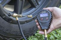 Cyfrowy manometr ARB z zaworem upustowym - 2