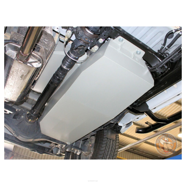 Powiększony zbiornik paliwa 150L Long Ranger Toyota Hilux Revo z AdBlue 15-