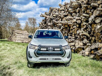 Zestaw dwóch lamp LAZER TRIPLE-R 750 (Gen2) z systemem montażu w fabrycznym grillu - Toyota Hilux (2021 -) - 4