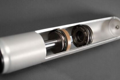 Amortyzator tylny FOX 2.0 Performance Lift 0-1.5'' - Toyota Hilux 4WD 15-17