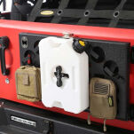 Rozkładany stolik mocowany do klapy bagażnika Smittybilt - 10