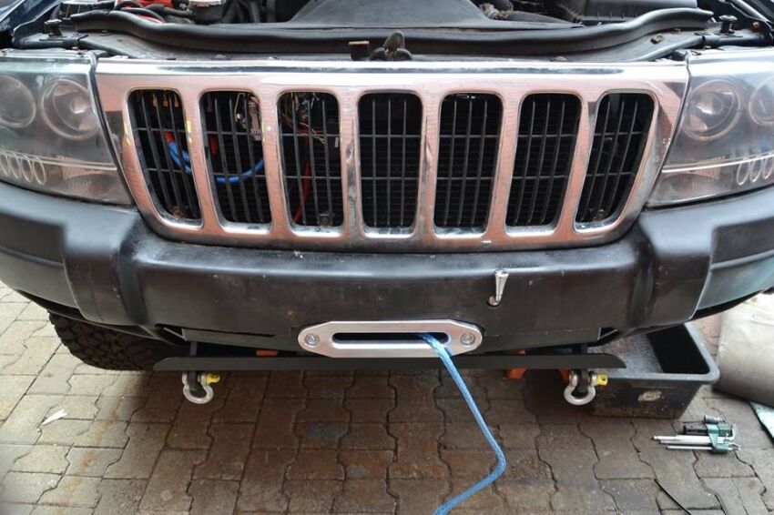 Jeep Grand Cherokee WJ WG 1999-2004 płyta montażowa wyciągarki z osłoną czołową