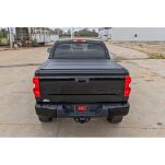 Twarda pokrywa paki tri-fold niski profil Rough Country 5'7