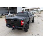 Twarda pokrywa paki tri-fold niski profil Rough Country 5'7