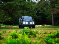 Zestaw dwóch lamp LAZER TRIPLE-R 750 Elite (Gen2) z systemem montażu w fabrycznym grillu – INEOS GRENADIER - 5