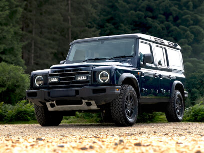 Zestaw dwóch lamp LAZER TRIPLE-R 750 (Gen2) z systemem montażu w fabrycznym grillu – INEOS GRENADIER