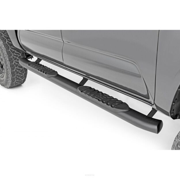 Progi, stopnie boczne czarne Rough Country Oval Nerf Steps Double Cab