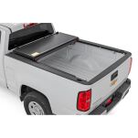 Twarda pokrywa paki tri-fold niski profil Rough Country 6' - 2