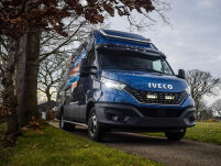 Zestaw dwóch lamp LAZER TRIPLE-R 750 (Gen2) z systemem montażu w fabrycznym grillu - Iveco Daily (2019 -) - 6