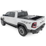 Twarda pokrywa paki tri-fold niski profil Rough Country 5'7