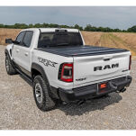 Twarda pokrywa paki tri-fold niski profil Rough Country 5'7