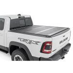 Twarda pokrywa paki tri-fold niski profil Rough Country 6'4