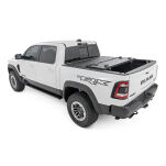 Twarda pokrywa paki tri-fold niski profil Rough Country 6'4