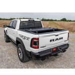 Twarda pokrywa paki tri-fold niski profil Rough Country 6'4