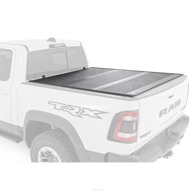Twarda pokrywa paki tri-fold niski profil Rough Country 6'4