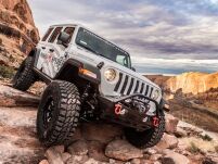 Przedni zderzak Crawler Poison Spyder - Jeep Gladiator JT - 4
