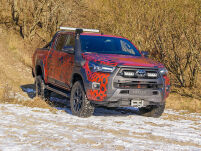 Zestaw dwóch lamp LAZER TRIPLE-R 750 Elite (Gen2) z systemem montażu w fabrycznym grillu - Toyota Hilux Invincible X (2021 -) - 5