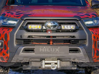 Zestaw dwóch lamp LAZER TRIPLE-R 750 Elite (Gen2) z systemem montażu w fabrycznym grillu - Toyota Hilux Invincible X (2021 -) - 6