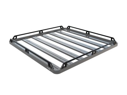 Relingi do bagażników dachowych o wymiarach  1358mm (L) X 1345mm (W)