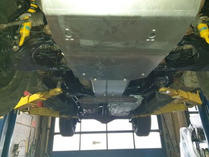 Osłona skrzyni biegów i reduktora OFFROAD Toyota Land Cruiser J 120 J 125 2003-2009 D4D czerwona