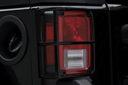 Osłony lamp tylnych czarne Smittybilt - Jeep Wrangler JK
