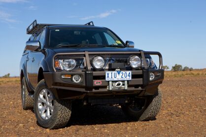 Zderzak stalowy ARB Deluxe Bar - Triton / L200