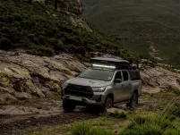 Bagażnik dachowy Toyota Hilux (2015-) Front Runner Slimsport Lightbar ready - 7